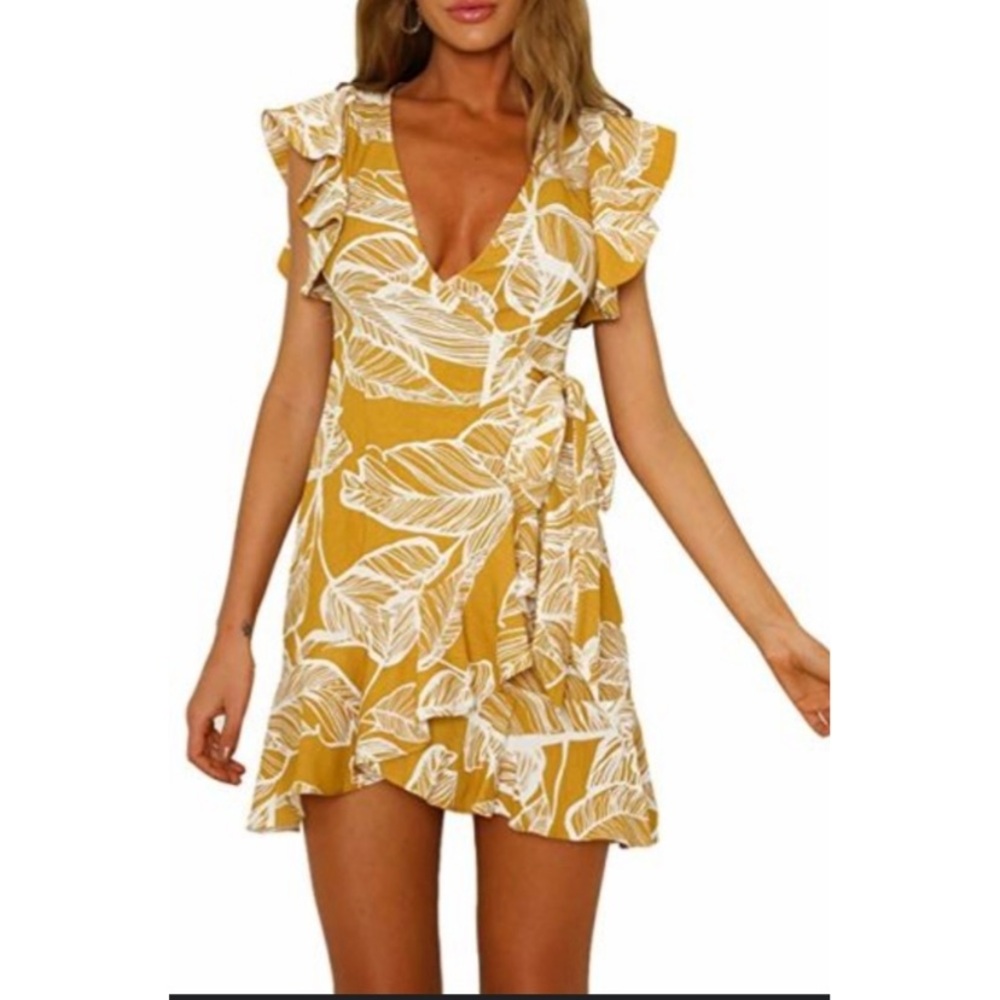 Selfie Leslie tropical  wrap dress